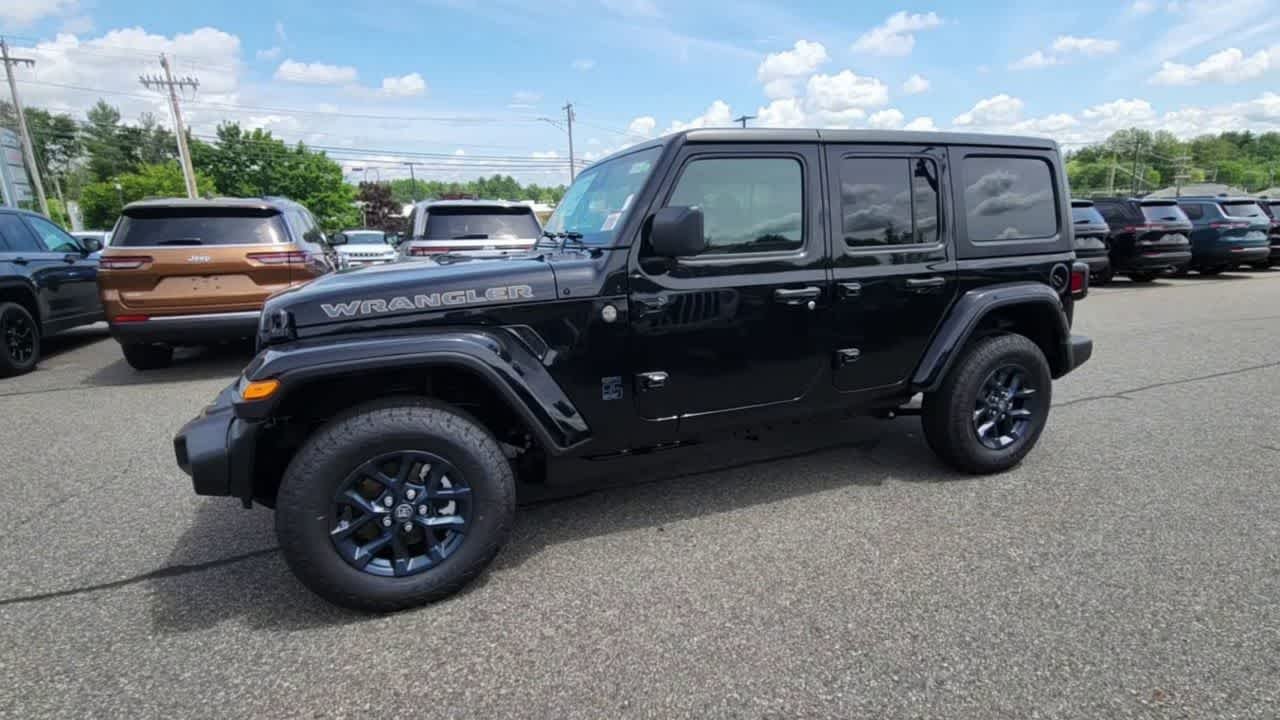 New 2026 Black Clear-Coat Exterior Paint Jeep 85th Anniversary image 4