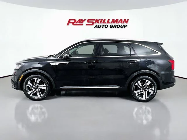 Used 2023 Black Kia EX image 4