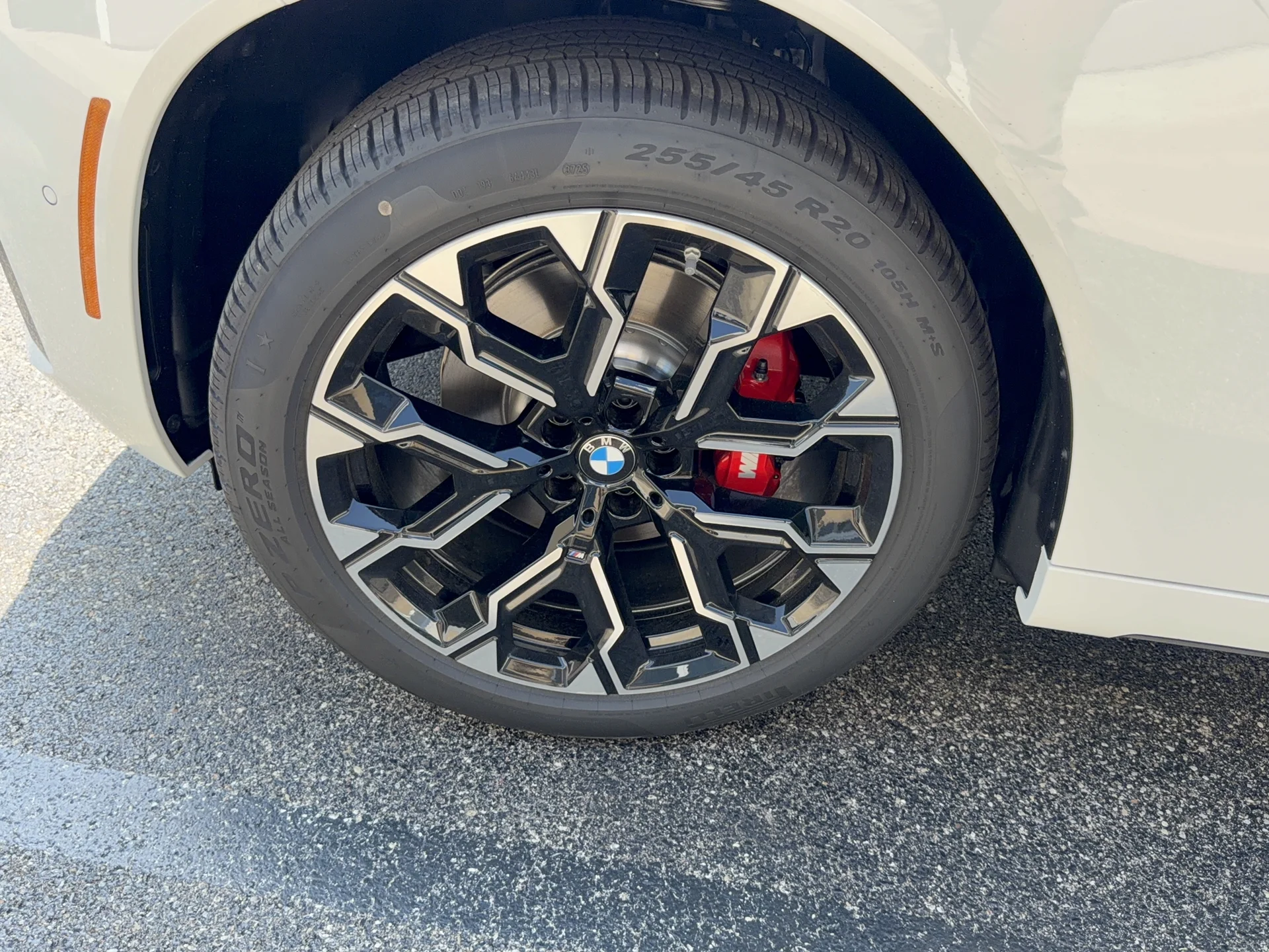 New 2026 Alpine White BMW 30 xDrive image 30