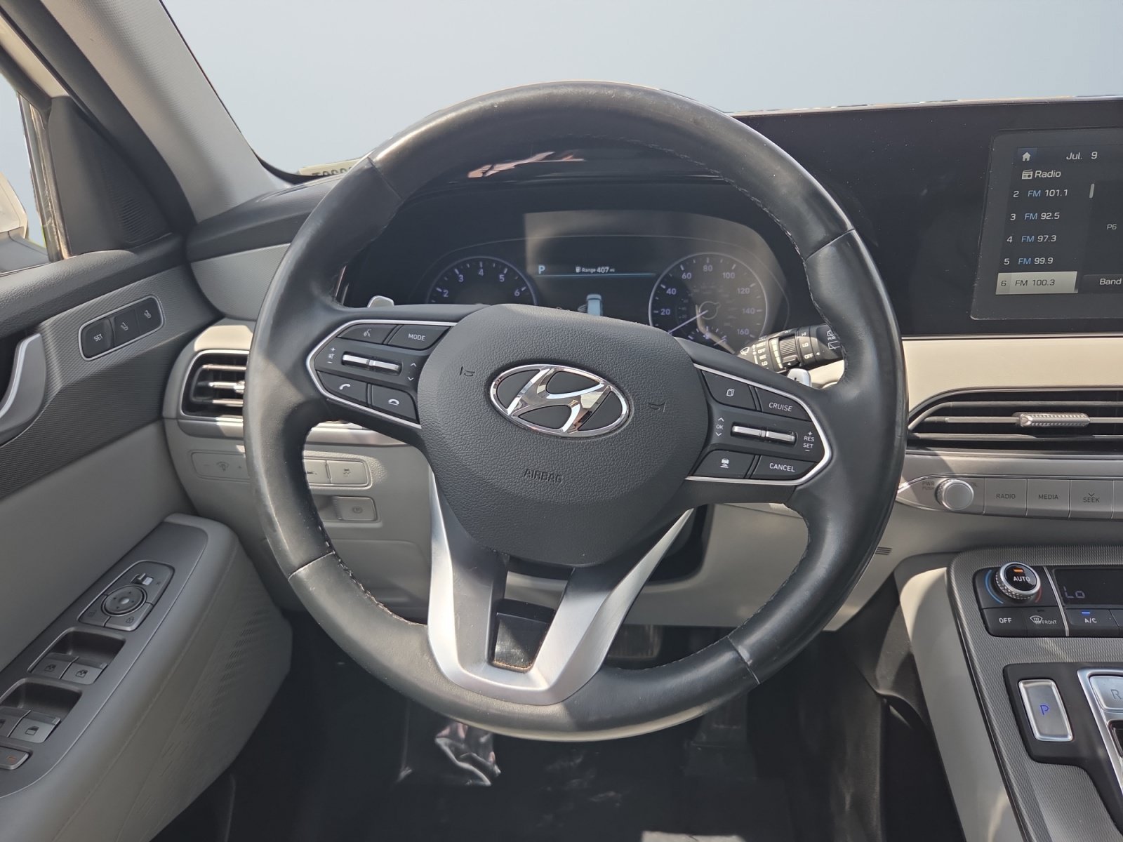 Used 2020 Hyper White Hyundai SEL image 12