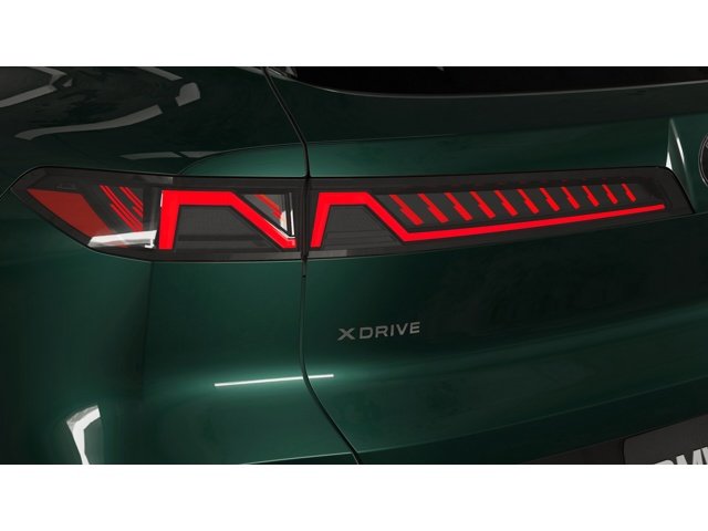 New 2027 Vancouver Green Metallic BMW  image 8