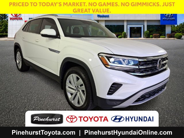 Used 2022 White Volkswagen 3.6L V6 SE w/Technology image 1