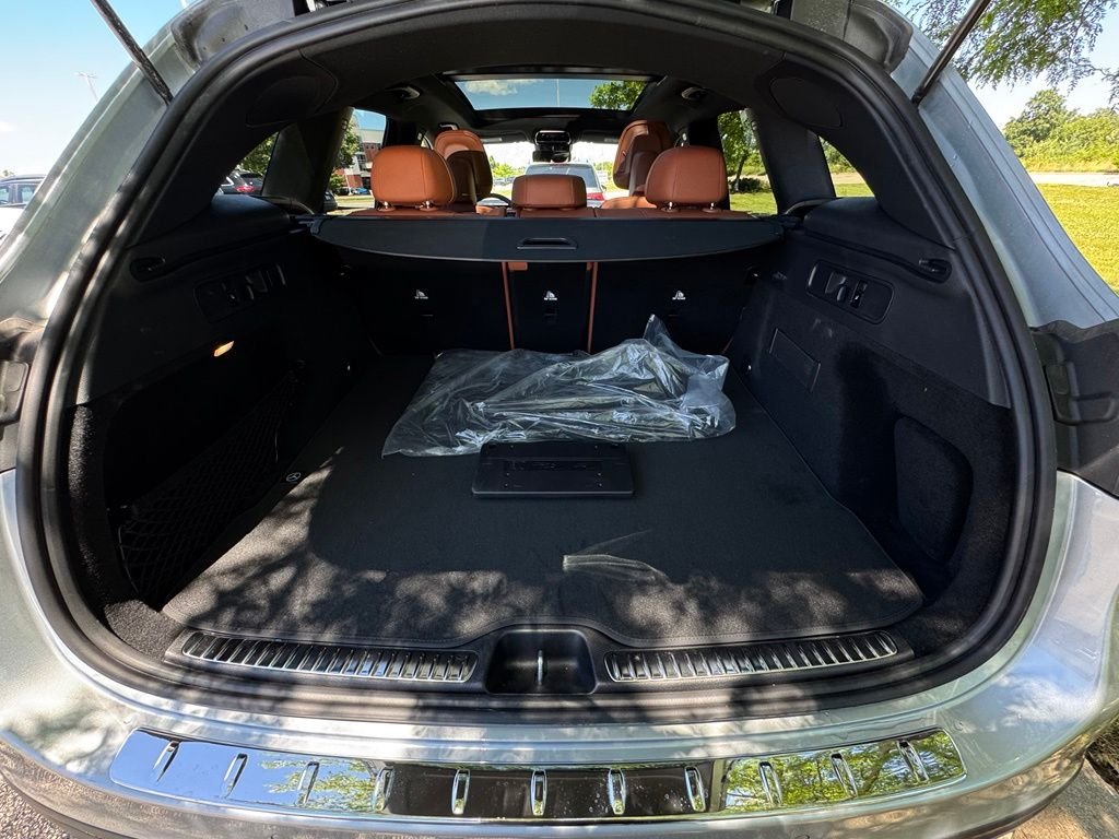 Used 2026 Silver Mercedes-Benz GLC 300 image 34