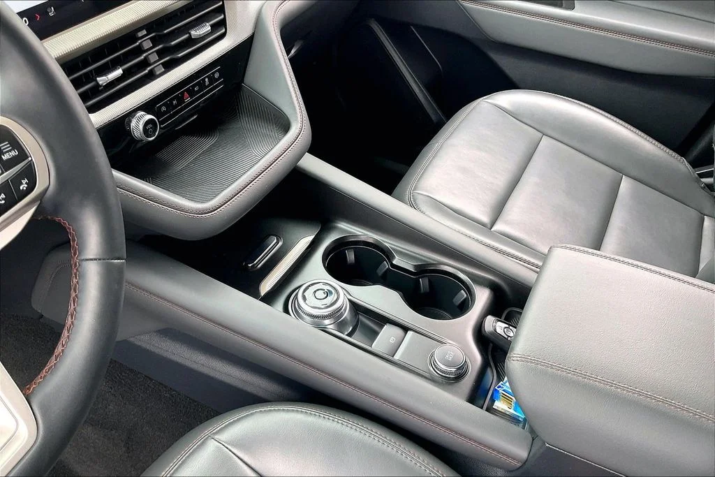Used 2025 Black Metallic Ford Active image 15