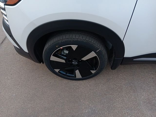 New 2026 Aspen White TriCoat Nissan SR image 37