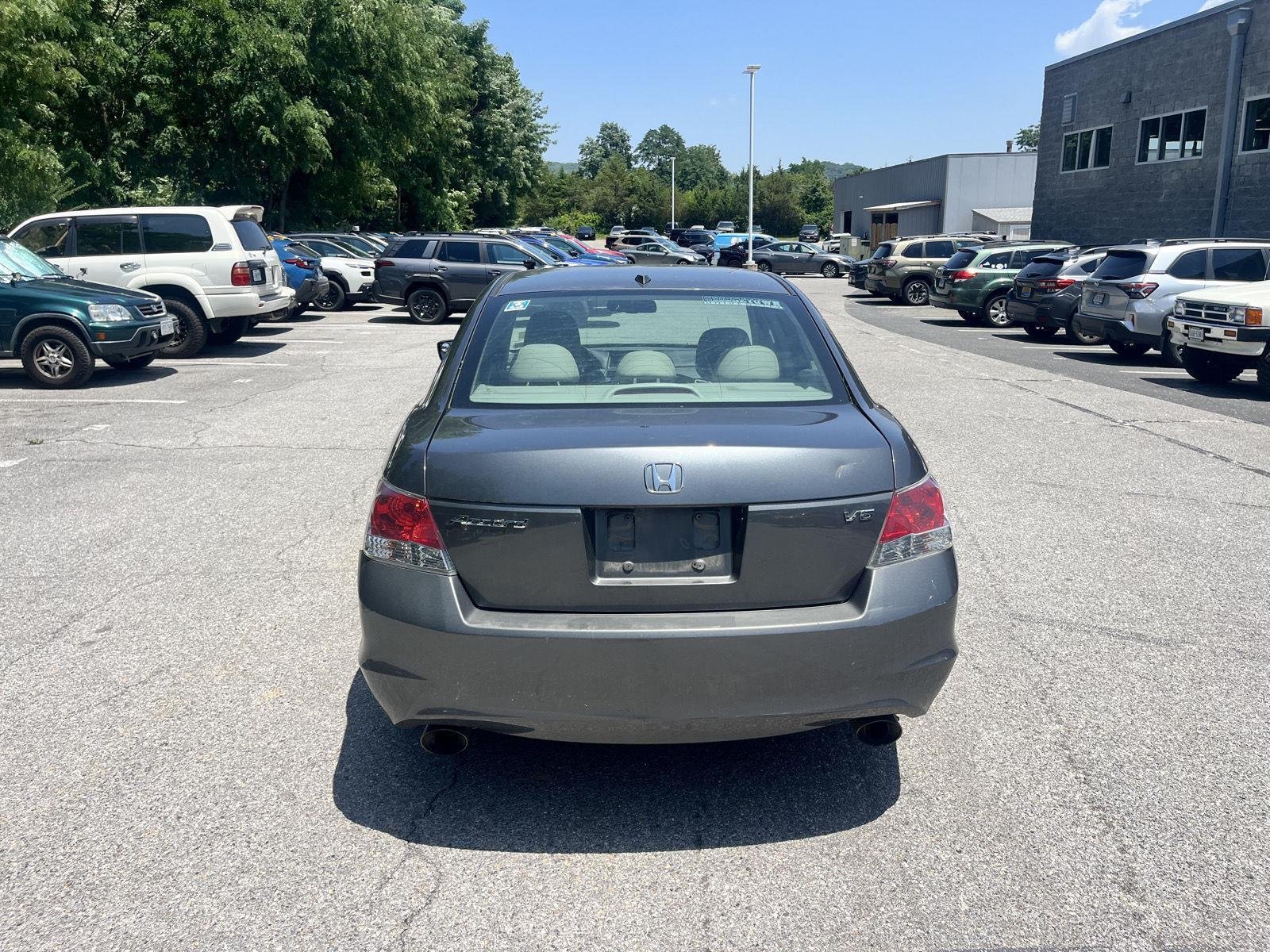 Used 2010 Polished Metal Metallic Honda EX-L image 6