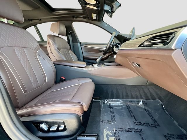 Used 2019 Black BMW 540i image 31