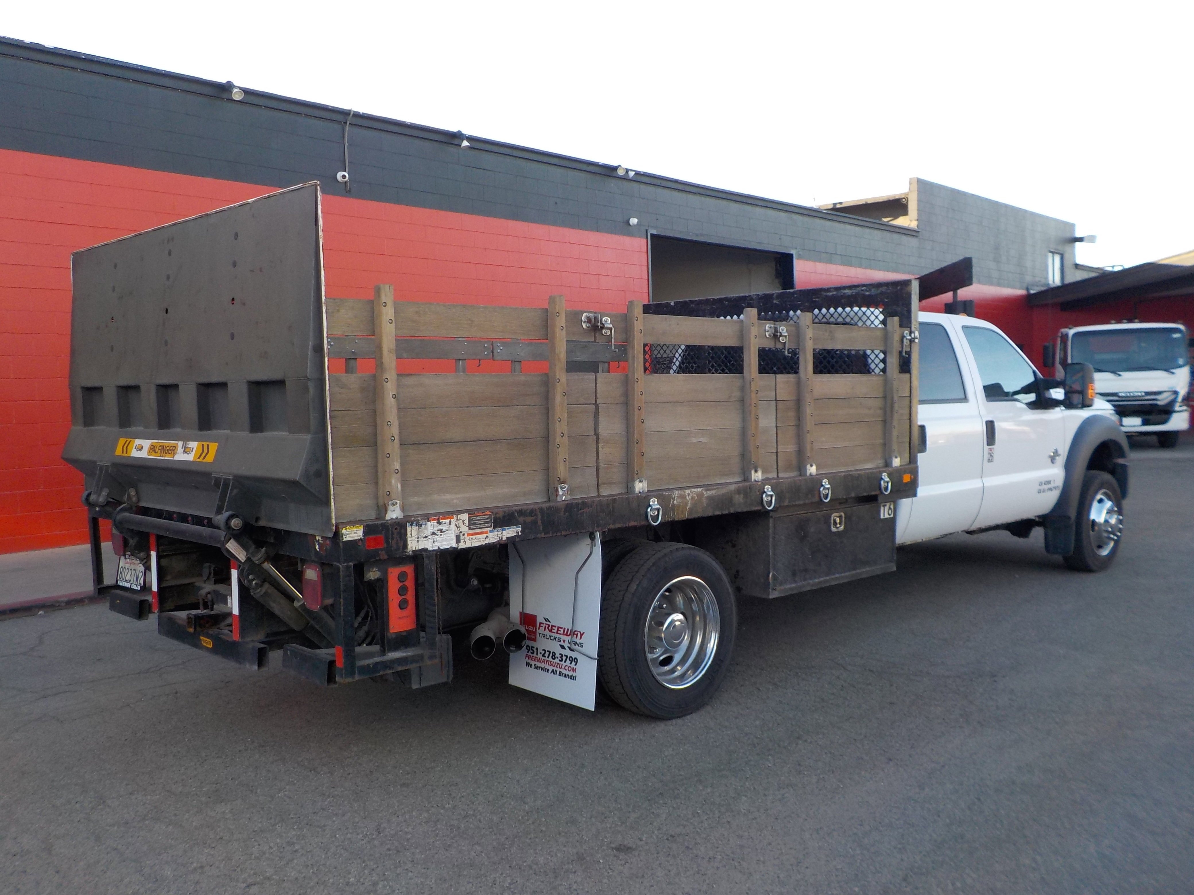 2016 Ford F-550 - Photo 28