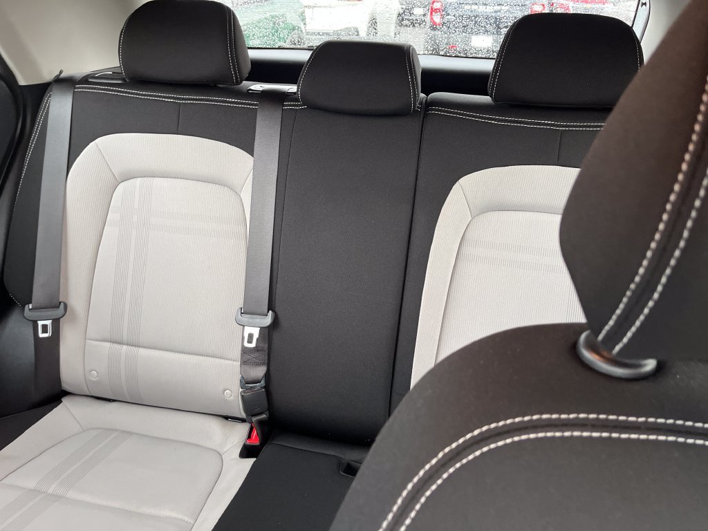 Used 2025 White Hyundai SEL image 13