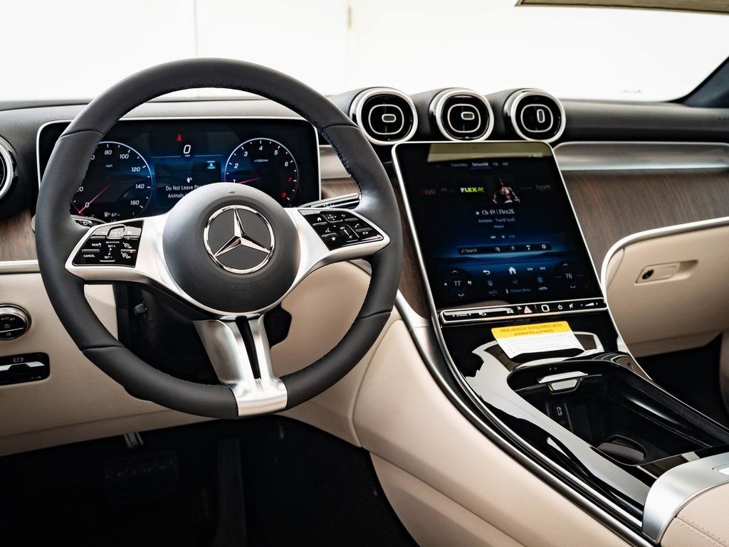 Used 2025 Polar White Mercedes-Benz GLC 300 image 4
