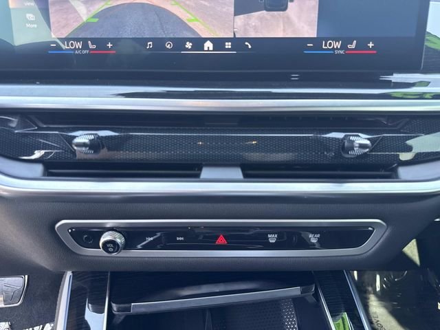 Used 2024 Black Sapphire Metallic BMW xDrive40i image 27