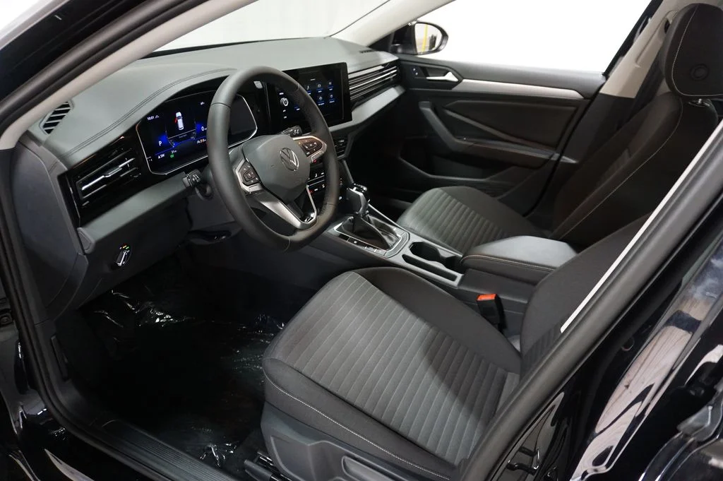 New 2026 Black Volkswagen 1.5T S image 9