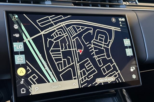 New 2026 Santorini Black Land Rover Dynamic SE image 18