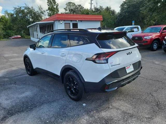 Used 2025 White Kia X-Pro Prestige image 3