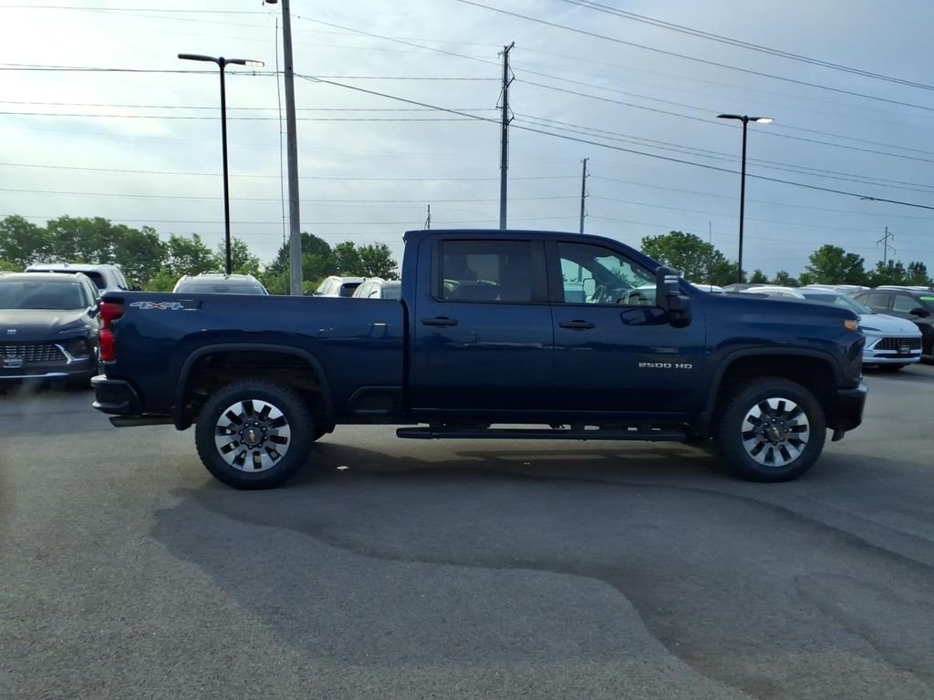 Used 2022 Northsky Blue Metallic Chevrolet Custom image 12