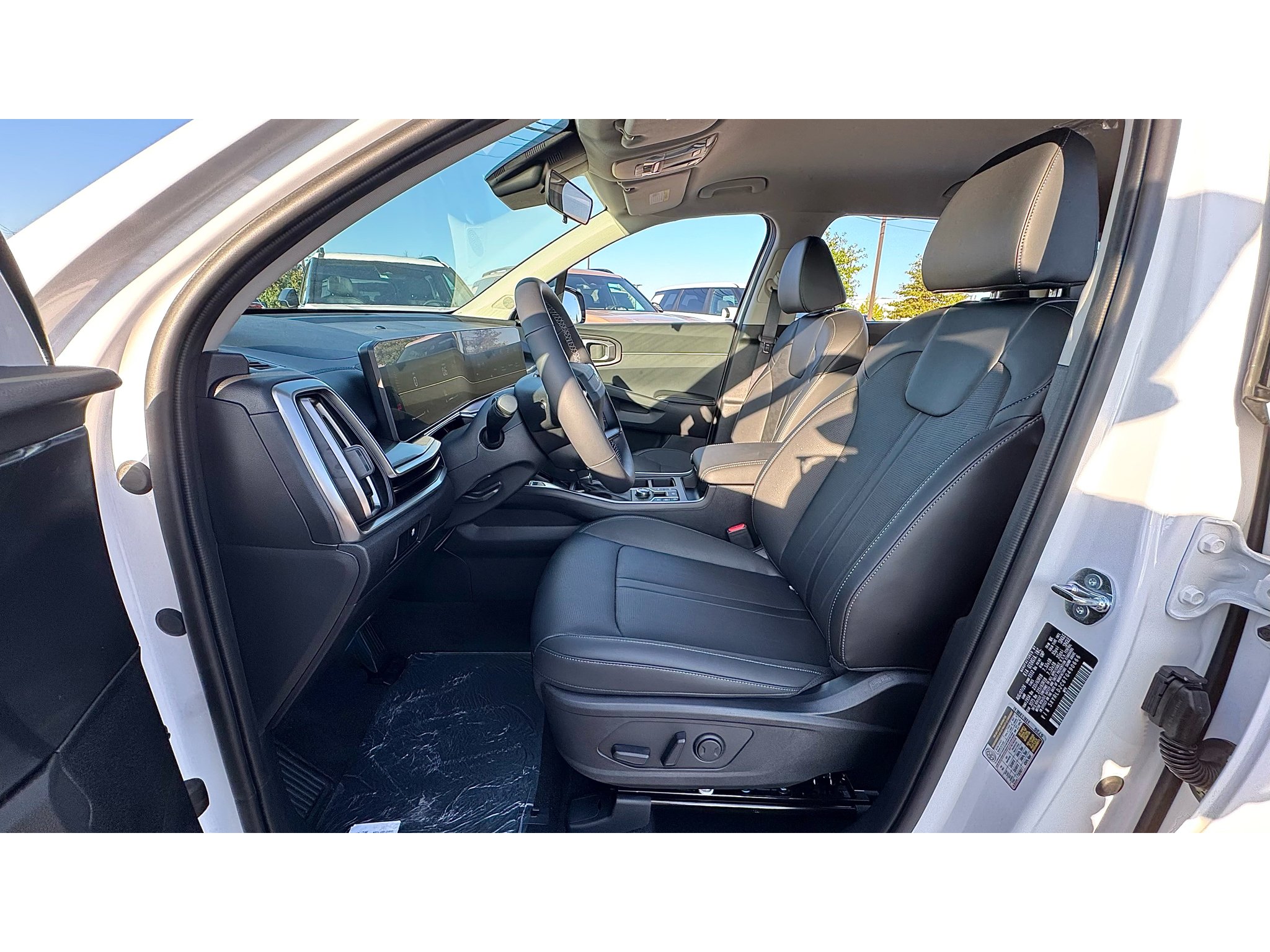 New 2026 Glacial White Pearl Kia S image 9
