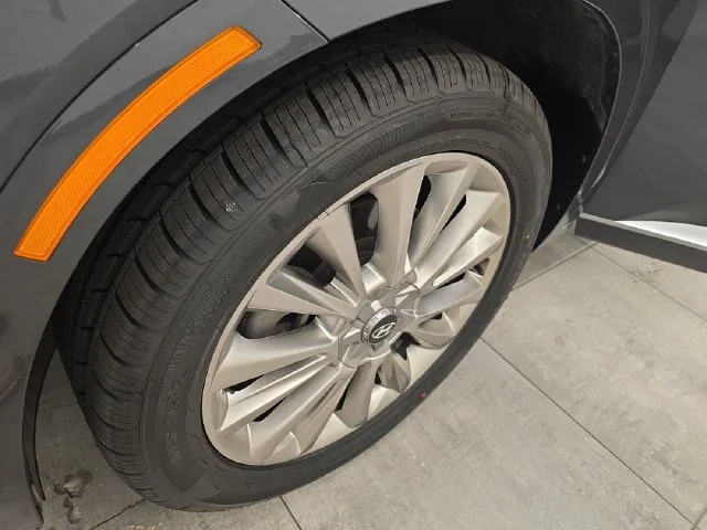 Used 2020 Steel / Graphite Hyundai Limited image 42