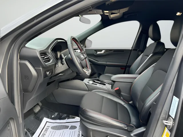 Used 2025 Gray Ford ST-Line image 10