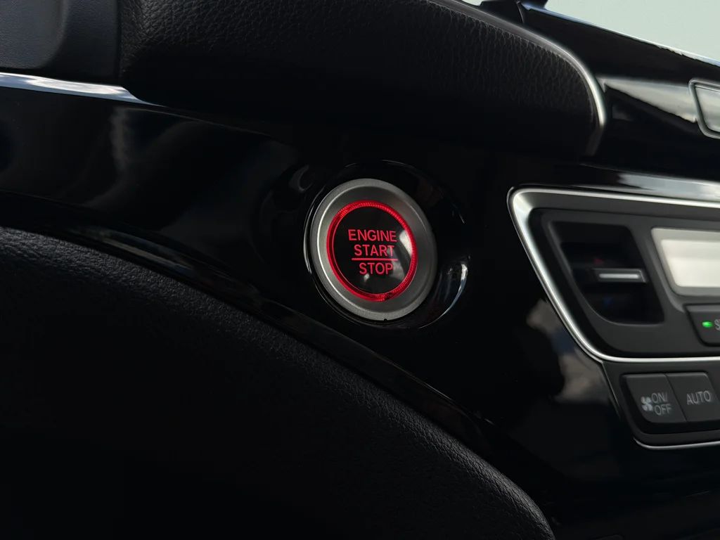 Used 2019 Red Honda Touring image 15