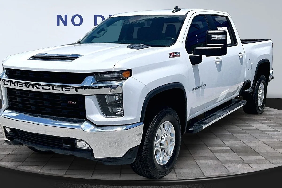 Used 2023 White Chevrolet 4WD Crew Cab Standard Bed LT image 1