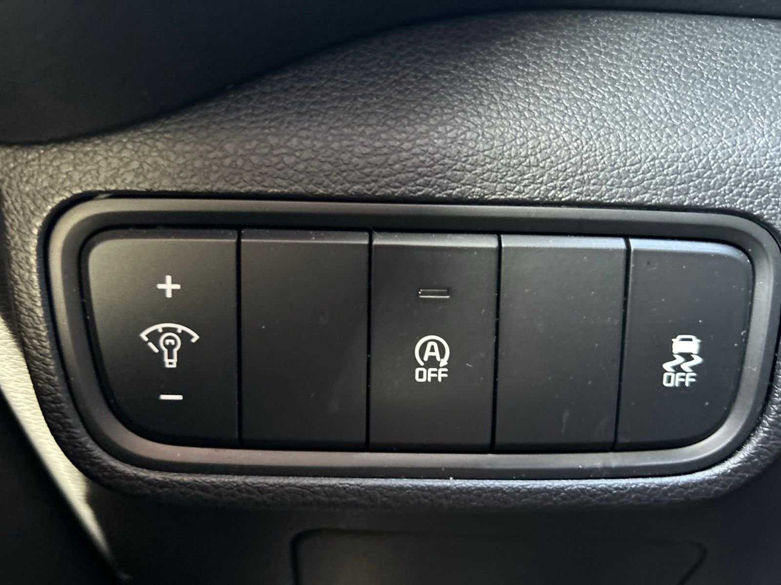 Used 2020 Silver Kia LX image 25