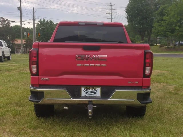 Used 2019 Red GMC SLE image 12