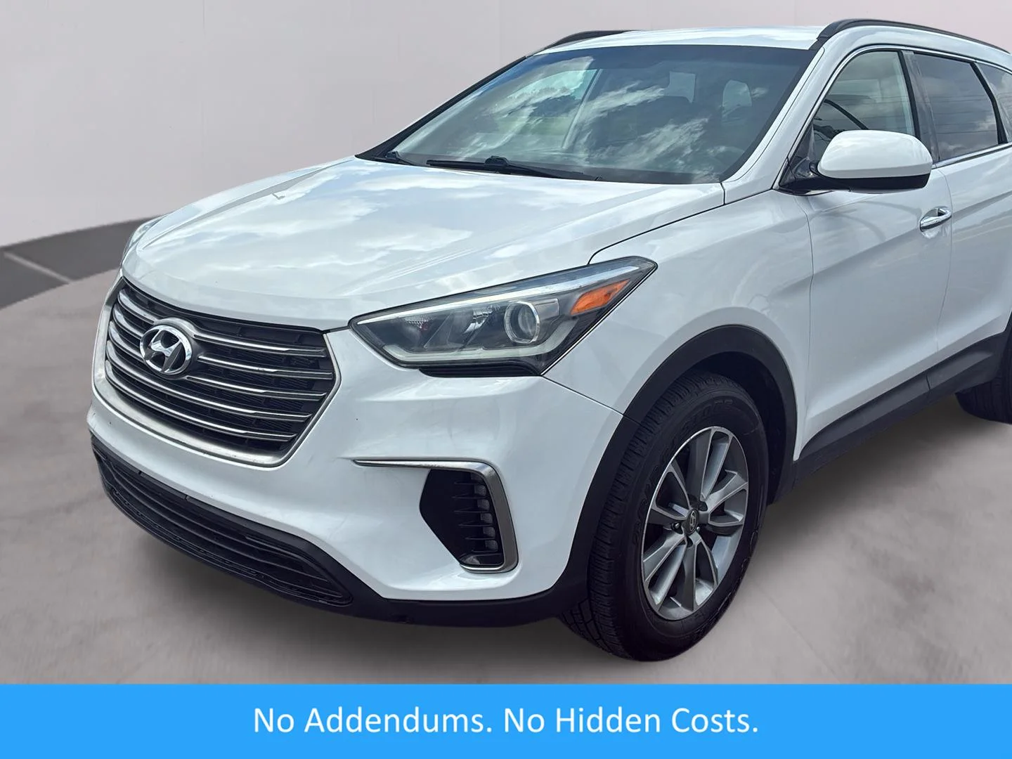 Used 2019 Monaco White Hyundai SE image 1