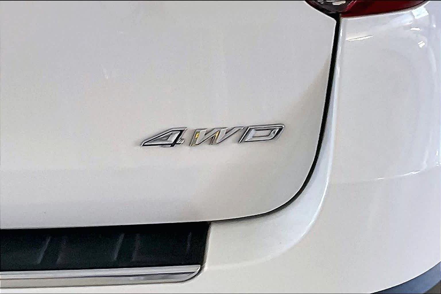 Used 2023 Star White Metallic Tri-Coat Ford Platinum image 9