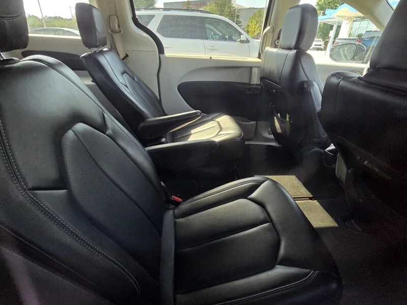 Used 2024 Bright White Clearcoat CHRYSLER TOURING L image 10