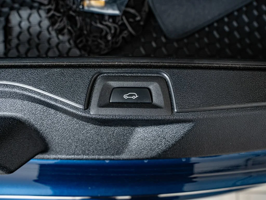 Used 2023 Phytonic Blue Metallic BMW M50i image 39