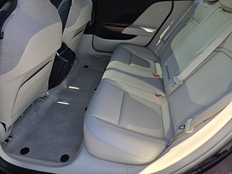 Used 2024  Lucid Touring image 31