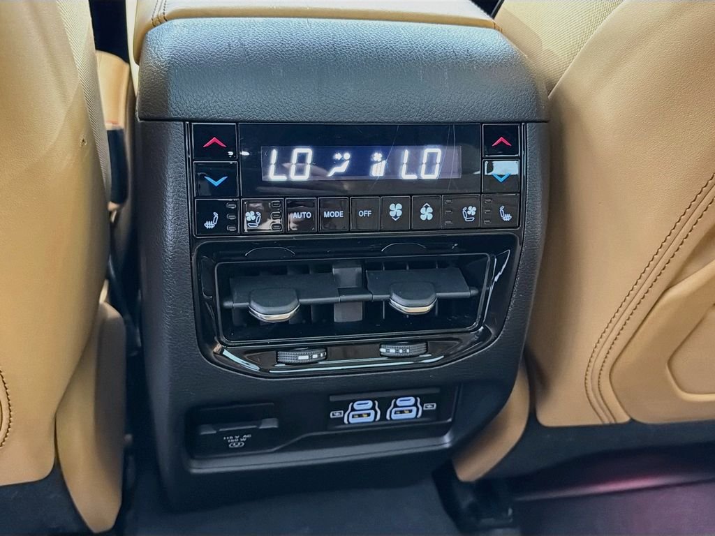 Used 2023 Black Jeep Summit Reserve image 27
