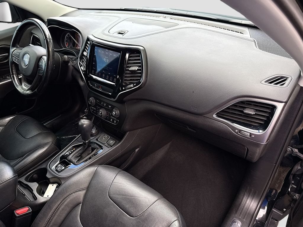 Used 2020 Diamond Black Crystal Pearlcoat Jeep Limited image 28