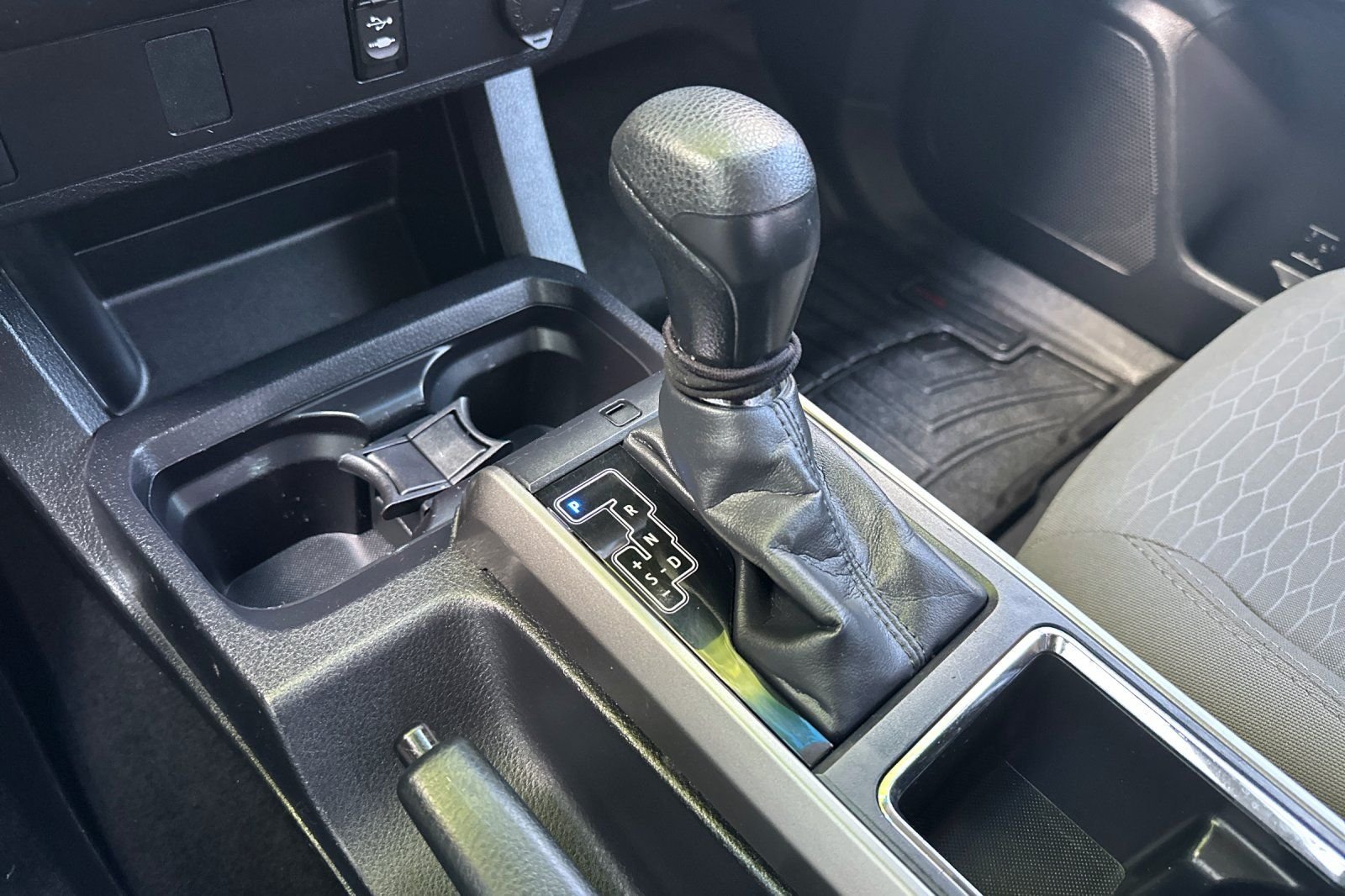 Used 2017 Silver Toyota SR5 image 20