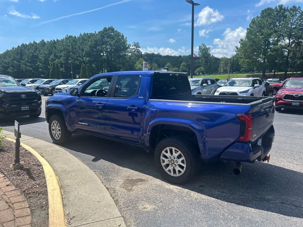 Used 2025 Blue Toyota SR5 image 4