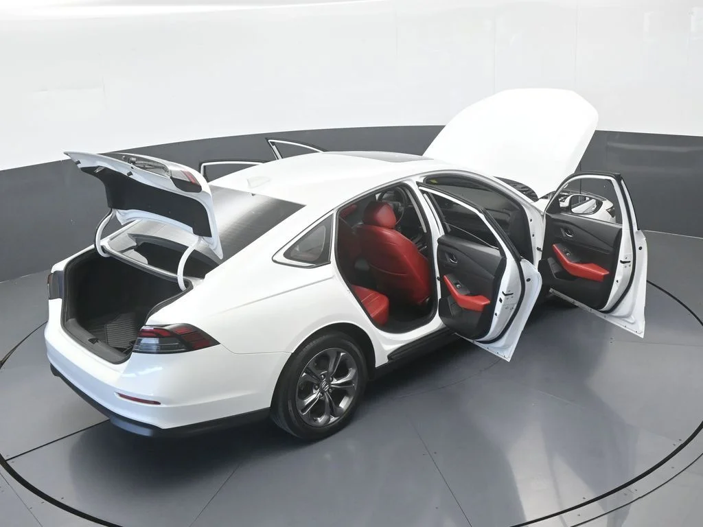 Used 2023 Platinum White Pearl Honda EX image 66
