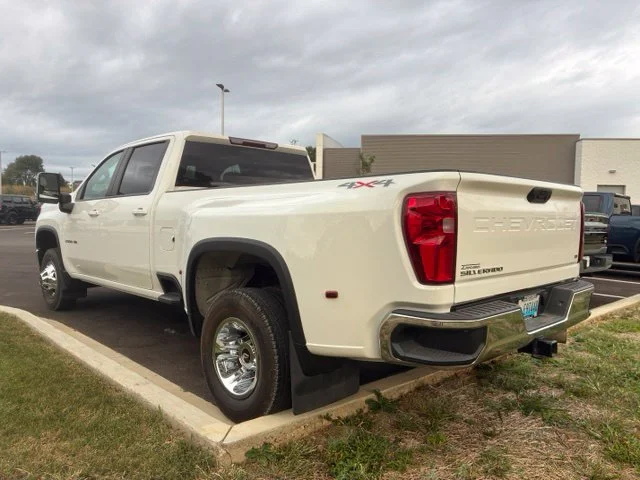 Used 2023 Summit White Chevrolet LT image 6
