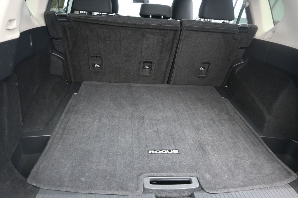 Used 2025 White Nissan SV image 16