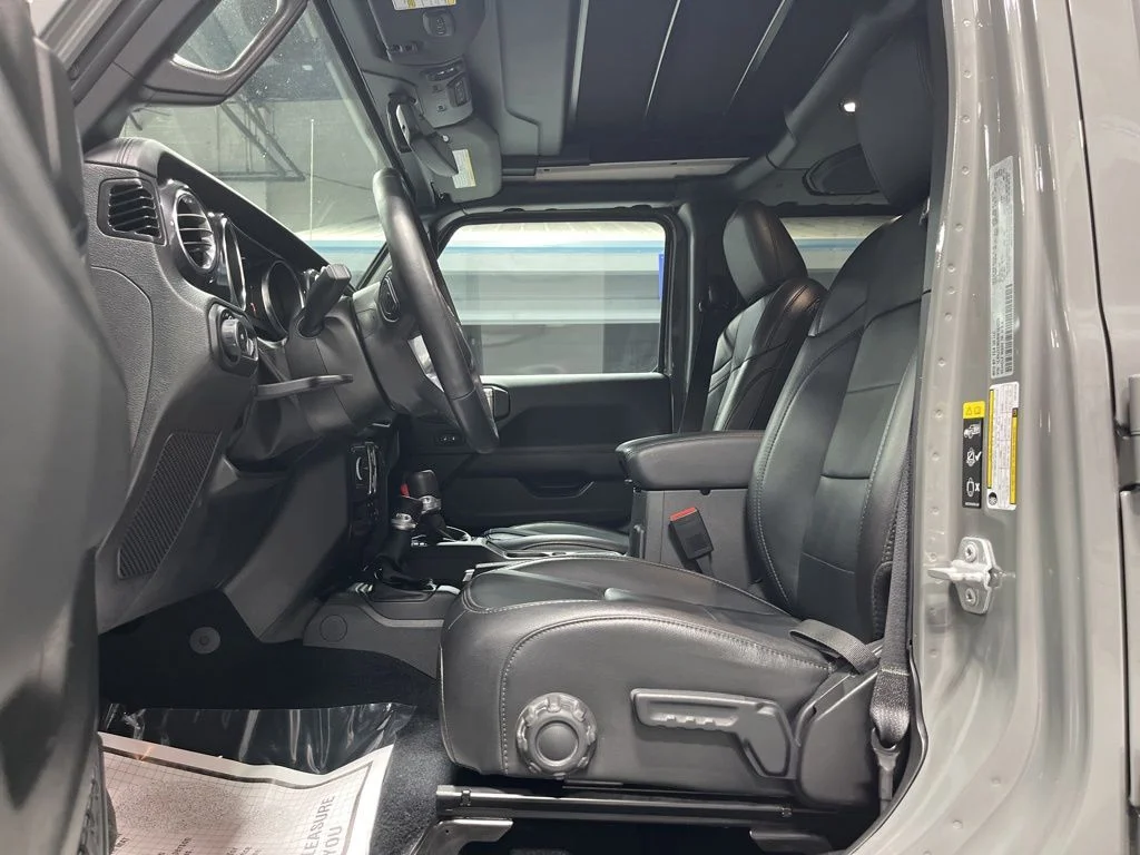 Used 2022 Gray Clearcoat Jeep Unlimited Sahara Altitude image 11