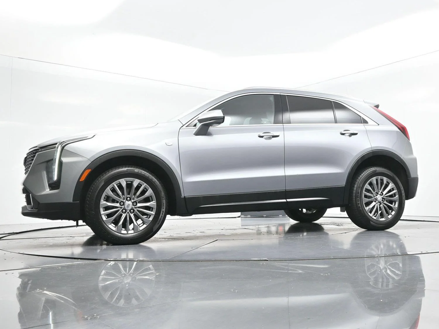 Used 2024 Argent Silver Metallic Cadillac Premium Luxury image 39