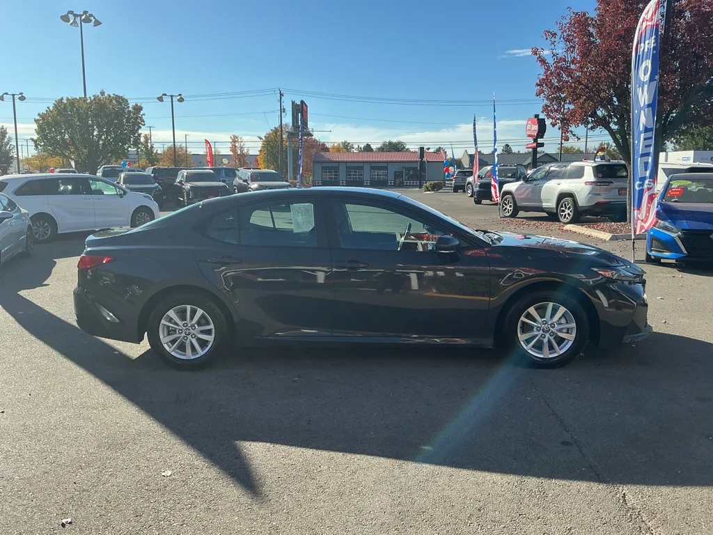 Used 2025 UNDERGROUND Toyota LE image 21