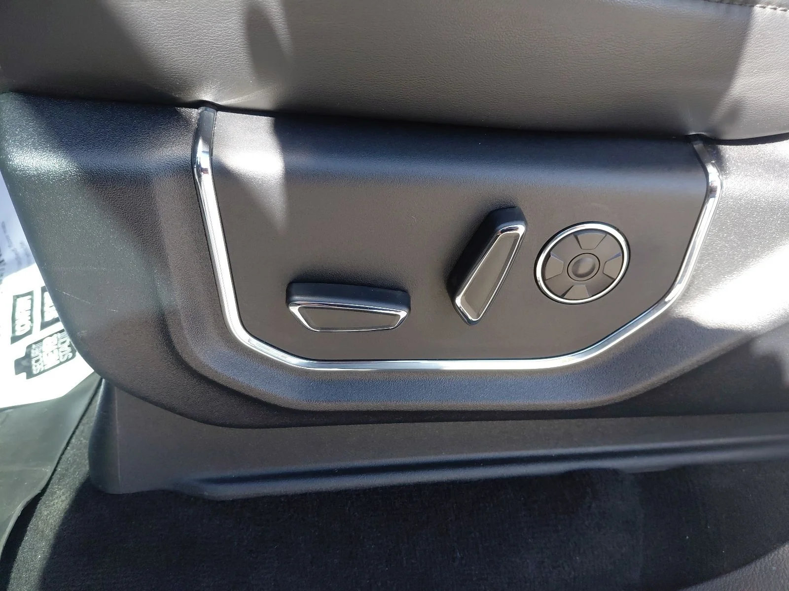 Used 2020 White Ford Platinum image 17
