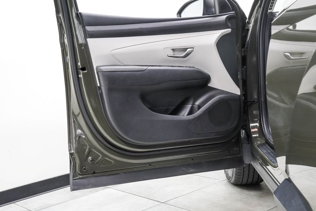 Used 2025 Green Hyundai SEL image 39