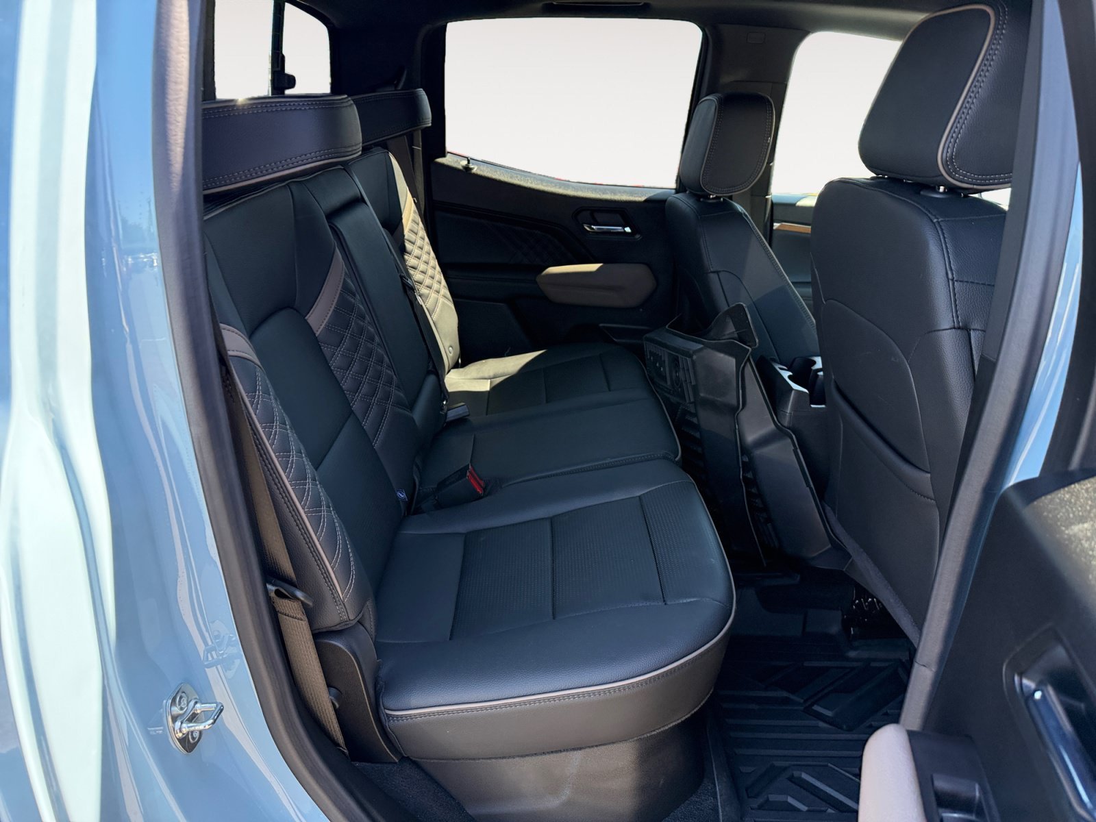 Used 2026 Glacier Metallic GMC Denali image 18