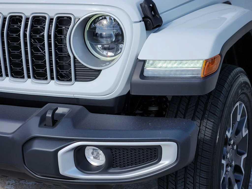 New 2026 Bright White Clearcoat Jeep Sahara image 6