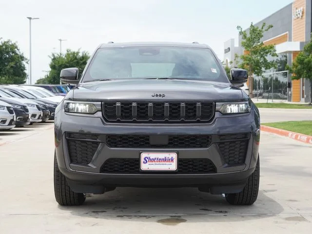 New 2026 Baltic Gray Metallic Clear-Coat Exterior Paint Jeep Altitude image 2