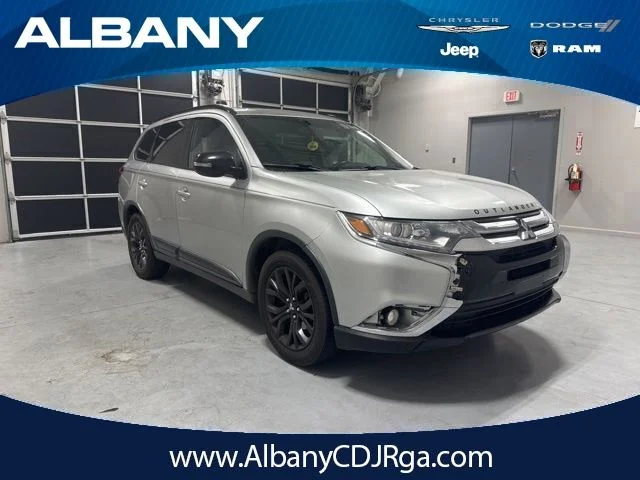2018 Mitsubishi Outlander LE FWD's photo