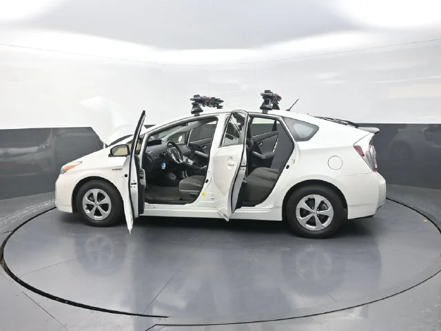 Used 2013 White Toyota Two image 42