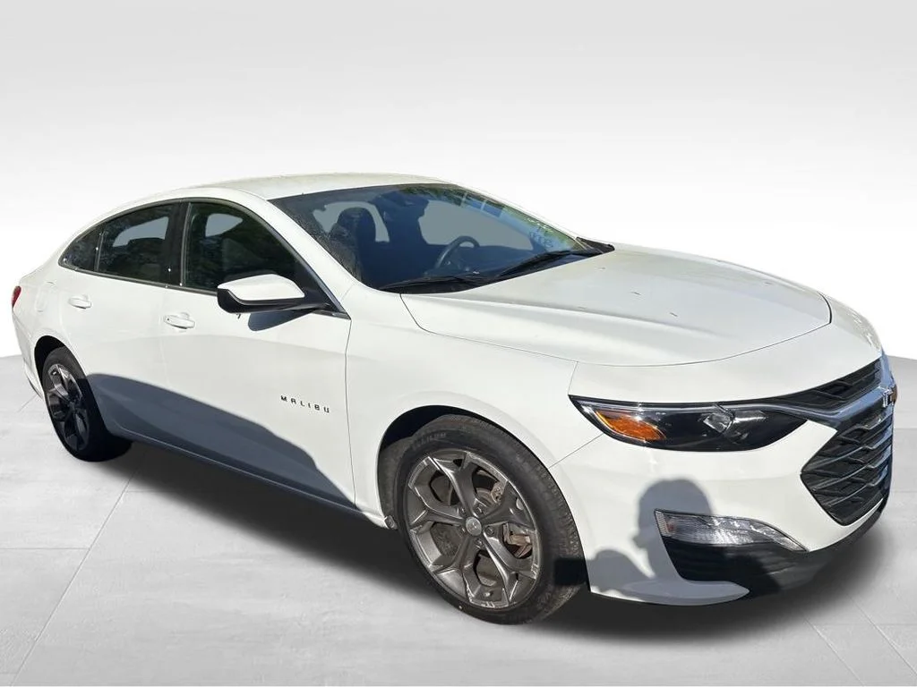 Used 2024 White Chevrolet LT image 5