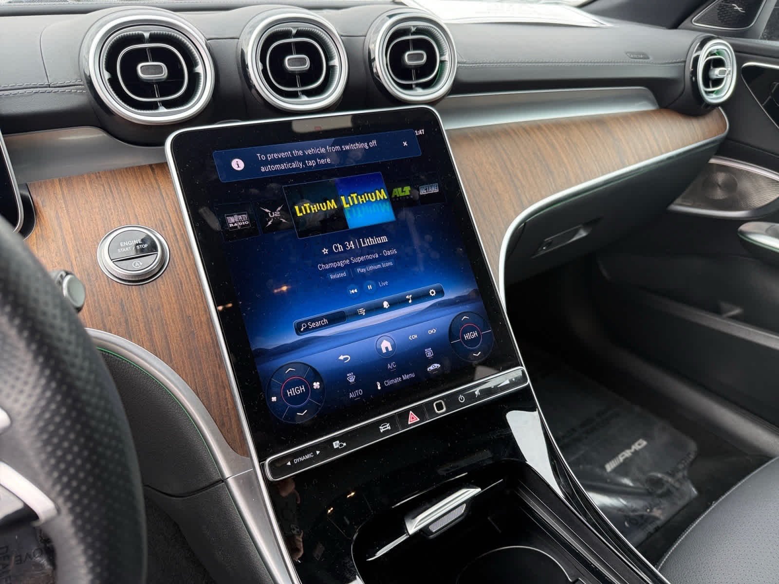2025 Mercedes-Benz C-Class Sedan C 300 - Photo 18